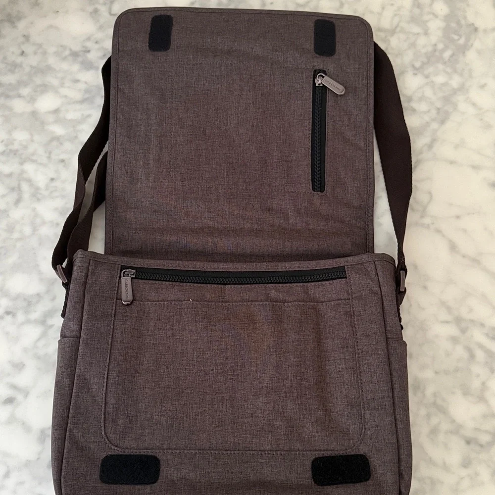 CaseCrown Laptop Messenger Bag